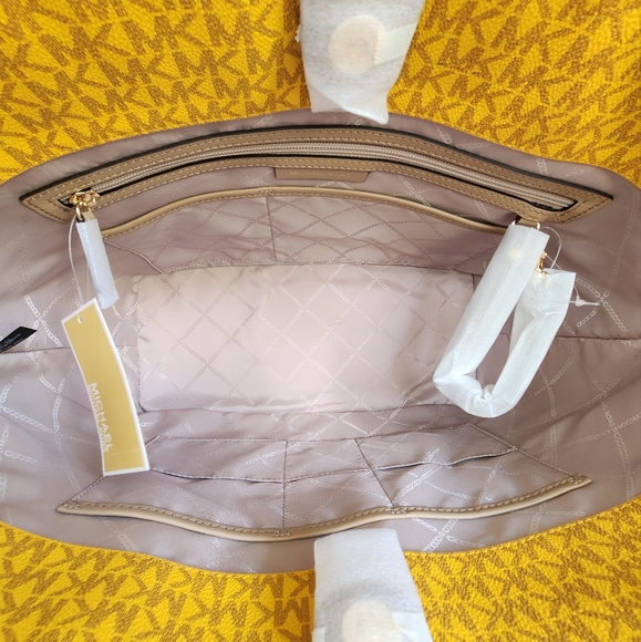 Michael Kors Carter Logo LG Color-Block Tote SET - Picture 5 of 12